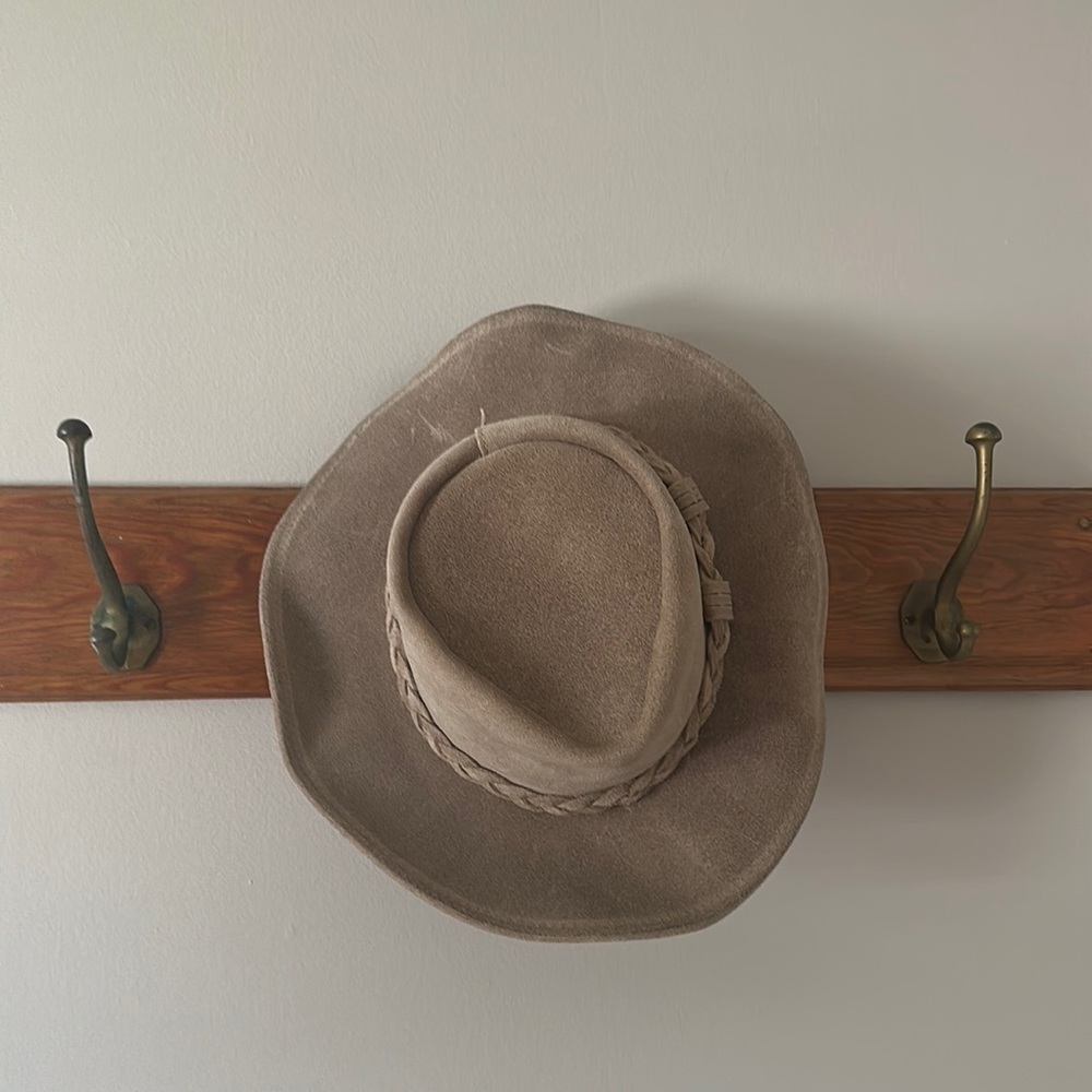 Minnetonka Leather Hat